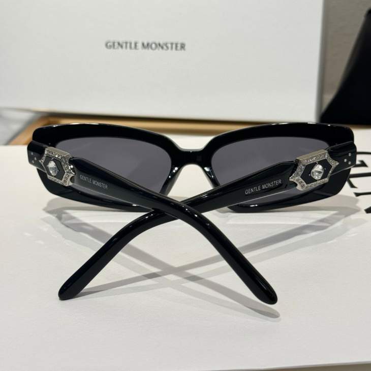 Picture of Gentle Monster Sunglasses _SKUfw68372211fw